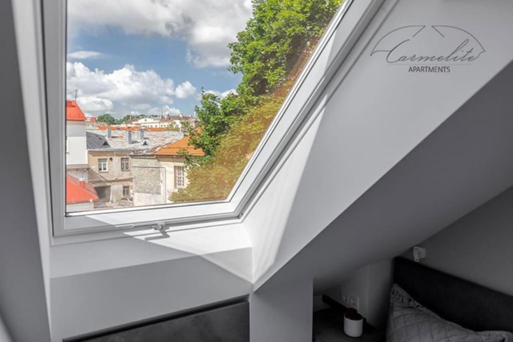 Spacious Sky Carmelite Apartment *